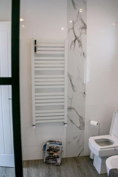 Appartement Stylish Retreat In Leigh-On-Sea à Southend-on-Sea Extérieur photo