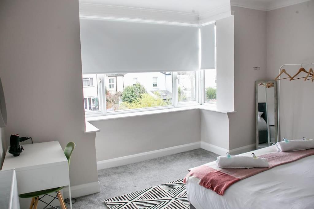 Appartement Stylish Retreat In Leigh-On-Sea à Southend-on-Sea Extérieur photo