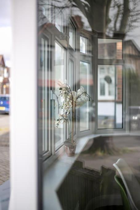Appartement Stylish Retreat In Leigh-On-Sea à Southend-on-Sea Extérieur photo